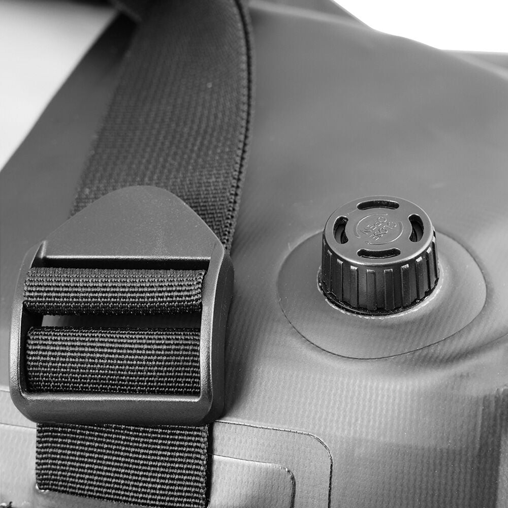 Nelson-Rigg TAILBAG SE-4025 Hurricane Blk/ Gry 25L (CTN 5)