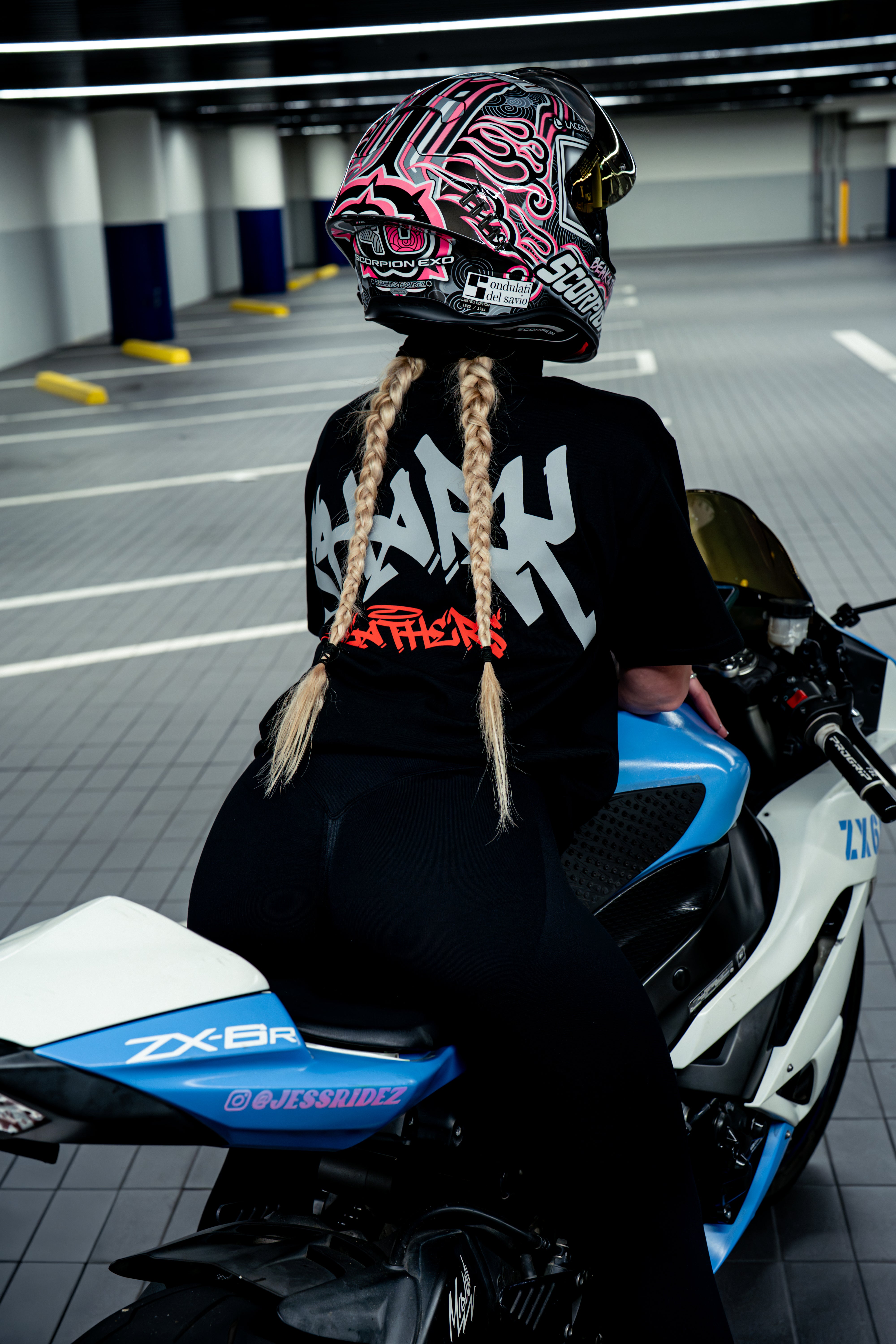 Shark Graff Heavy Tee Black