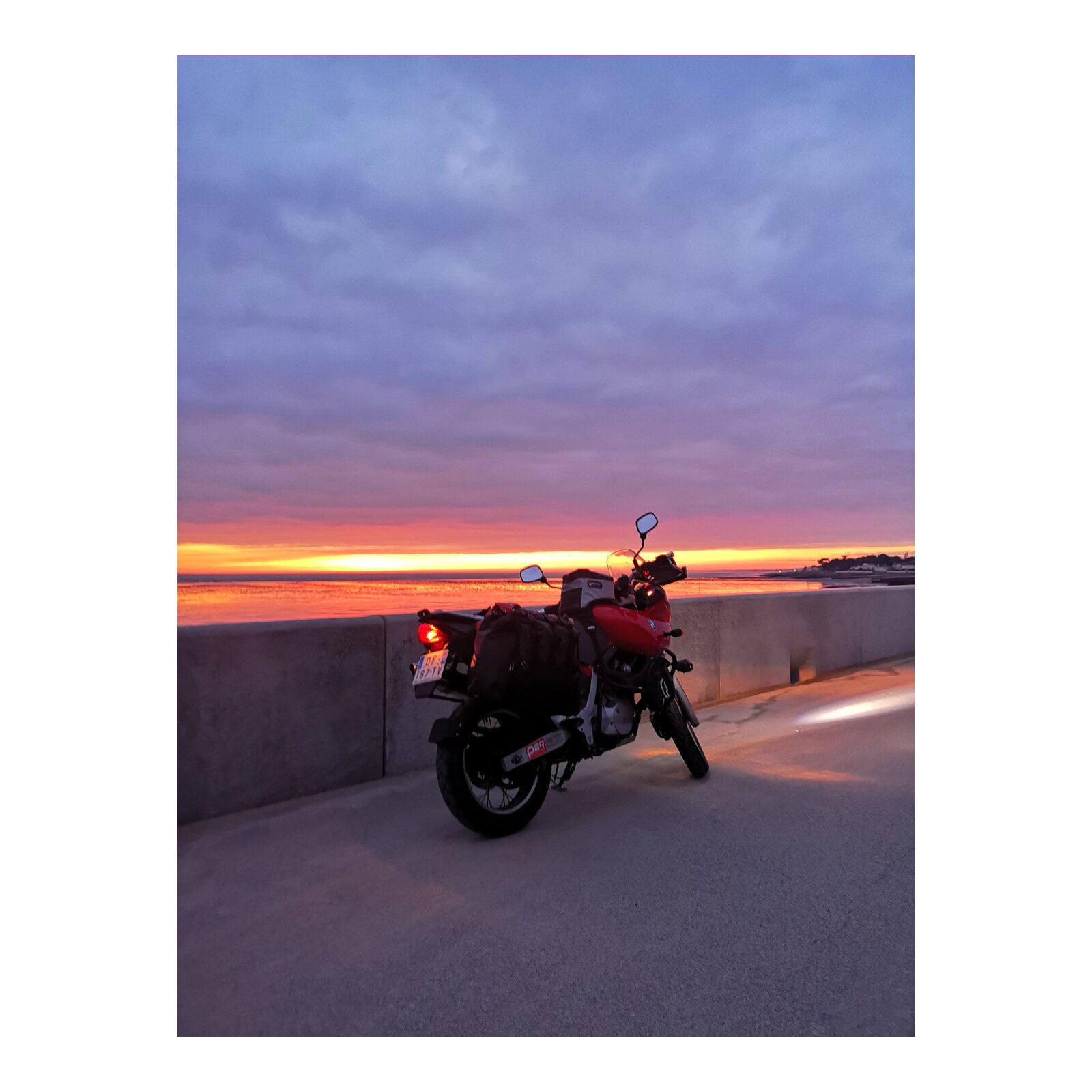 Giant Loop Fandango Tank Bag - Black