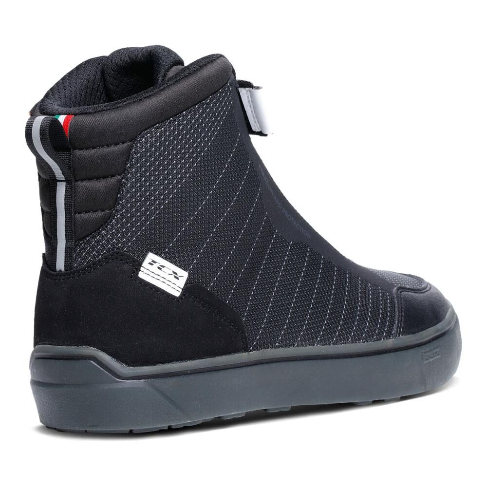 TCX IKASU 2 WATERPROOF BOOTS BLACK / WHITE