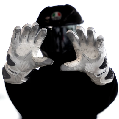 Shark Torsion White Gloves