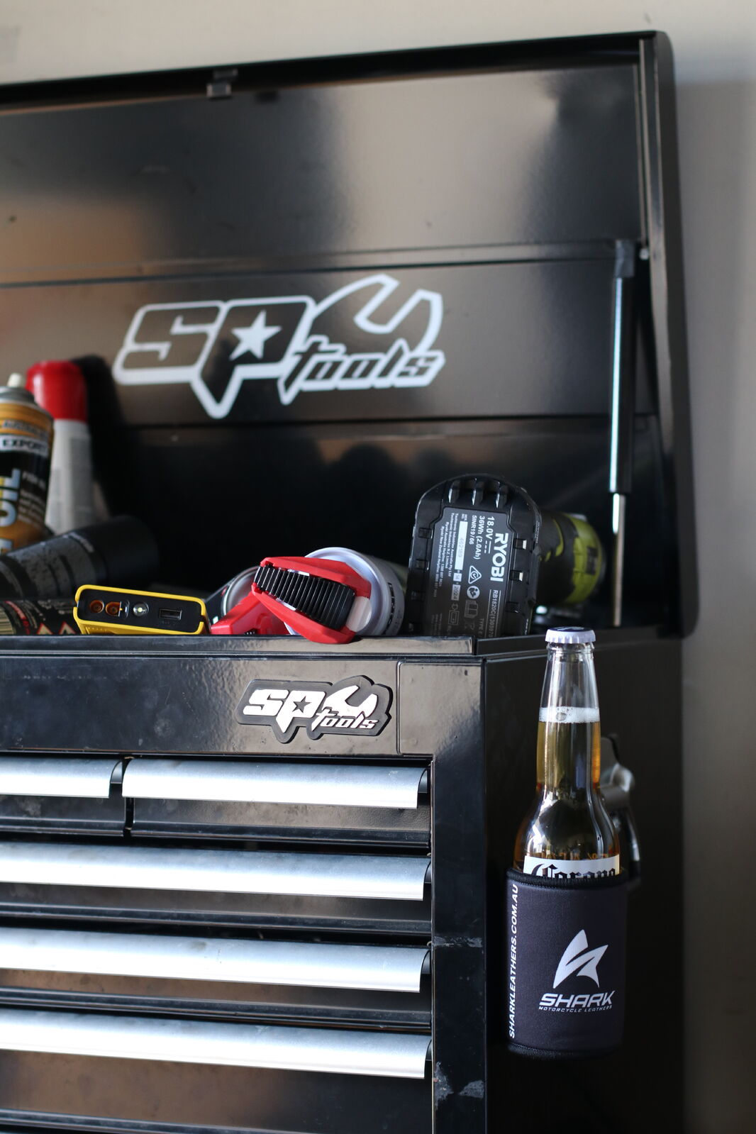 Shark Leathers Magnetic Stubby Holder - Corp