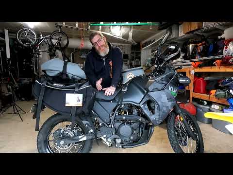 Load video: Giant Loop Siskiyou Panniers - Black